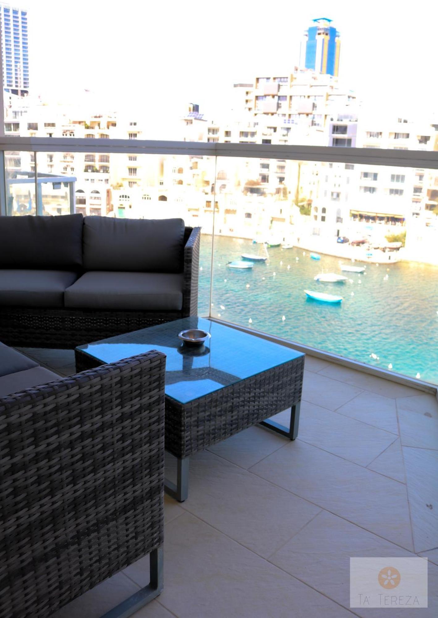 Ta' Tereza Seafront Apartments Сент Джулианс Экстерьер фото